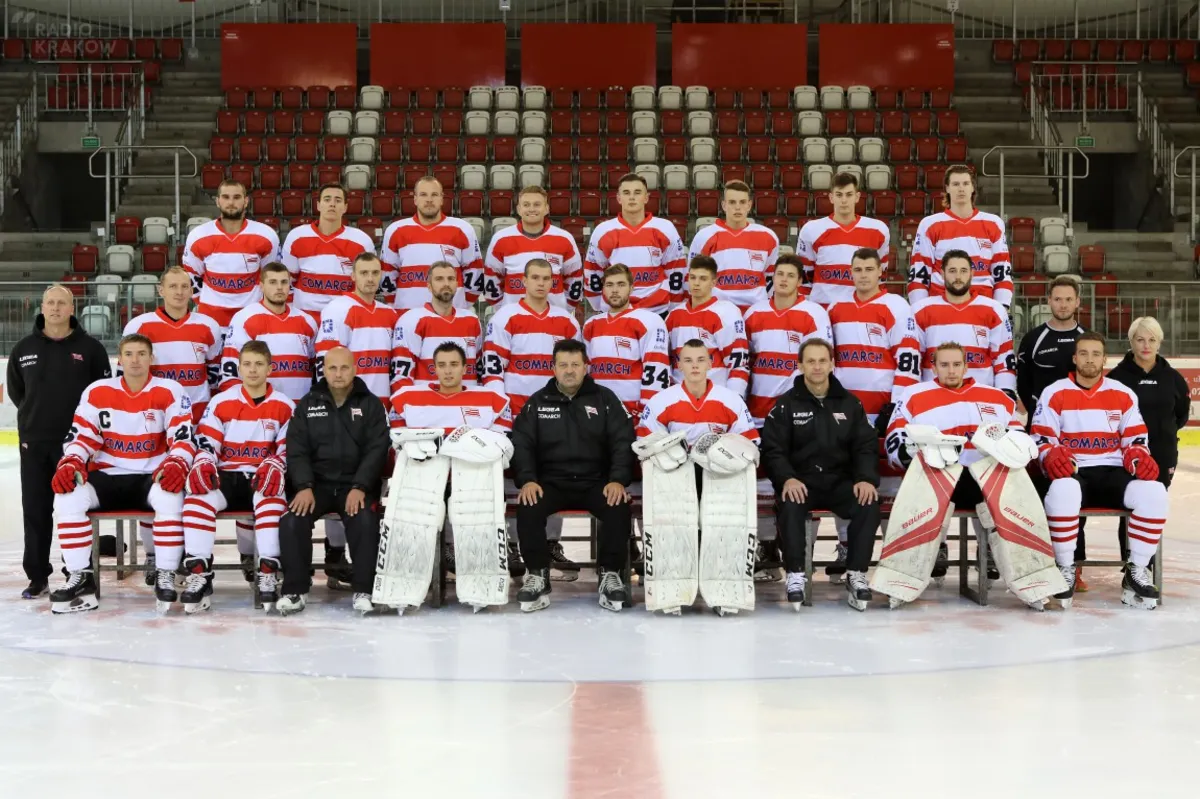 Hokeiści  Comarch Cracovii pokonali  wysoko "nadzieje  hokeja"