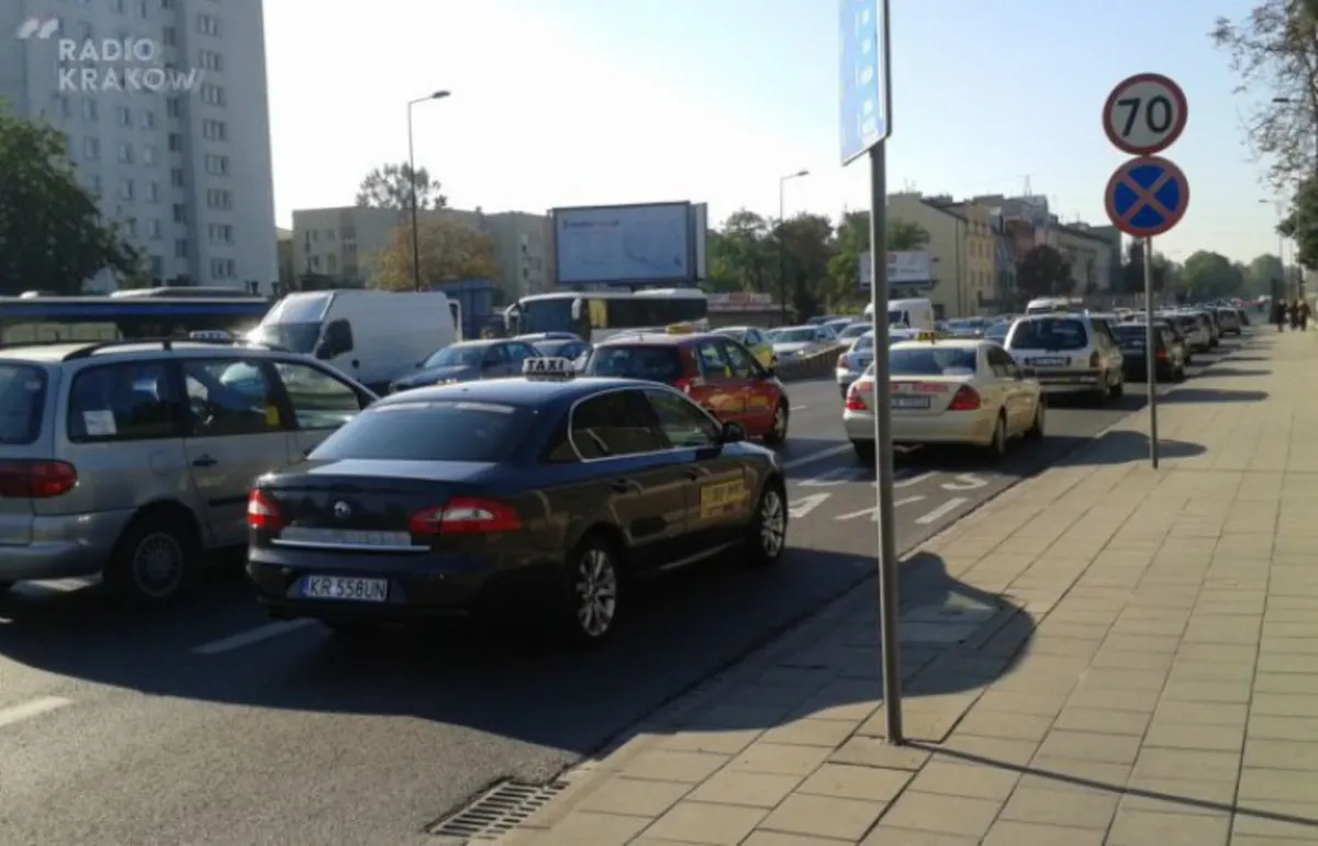 Krakowska policja zatrzymała dwóch mężczyzn w związku z uszkodzeniem samochodów Ubera