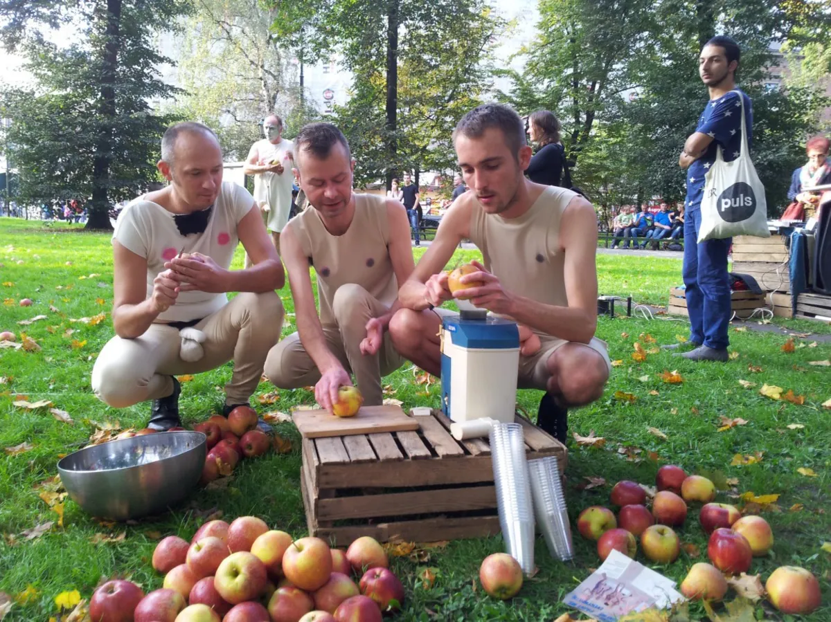 Planty jak rajski ogród...czyli nietypowy happening w Krakowie