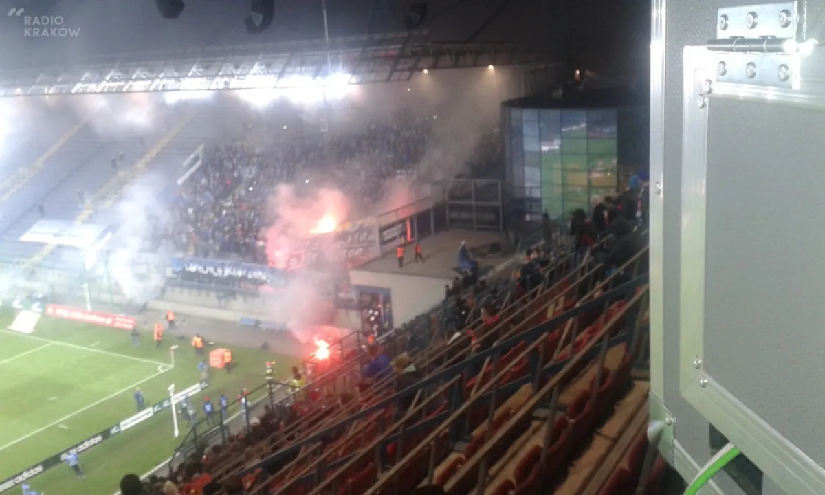 Wisła - Ruch - fajerwerki tylko na trybunach