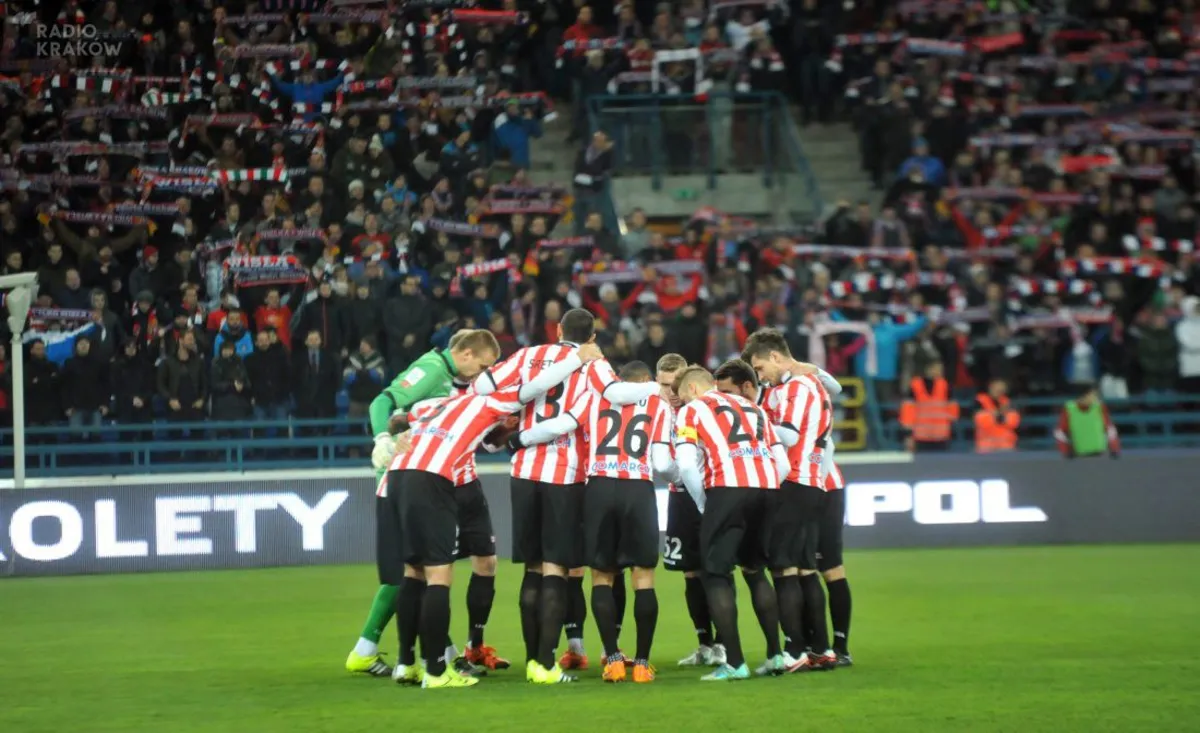 Cracovia na podium co najmniej do lutego