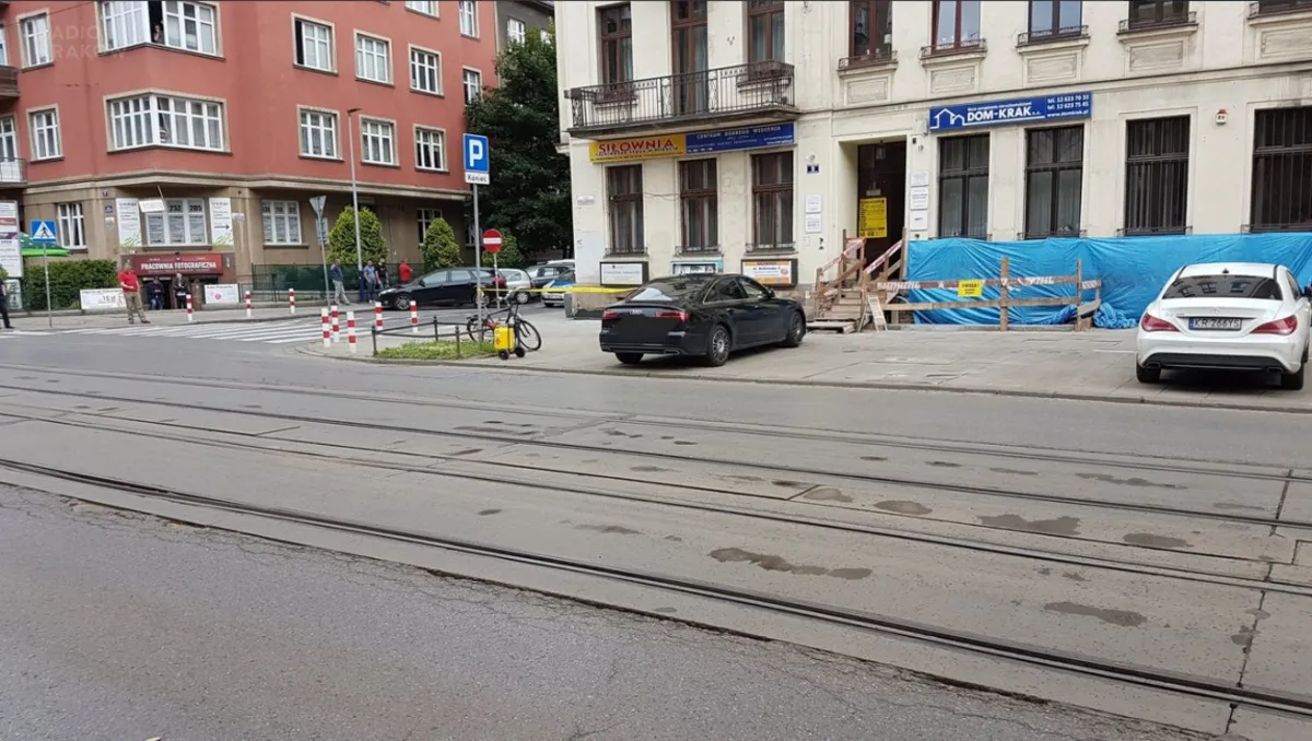 Podejrzany pakunek na ul. Królewskiej w centrum Krakowa