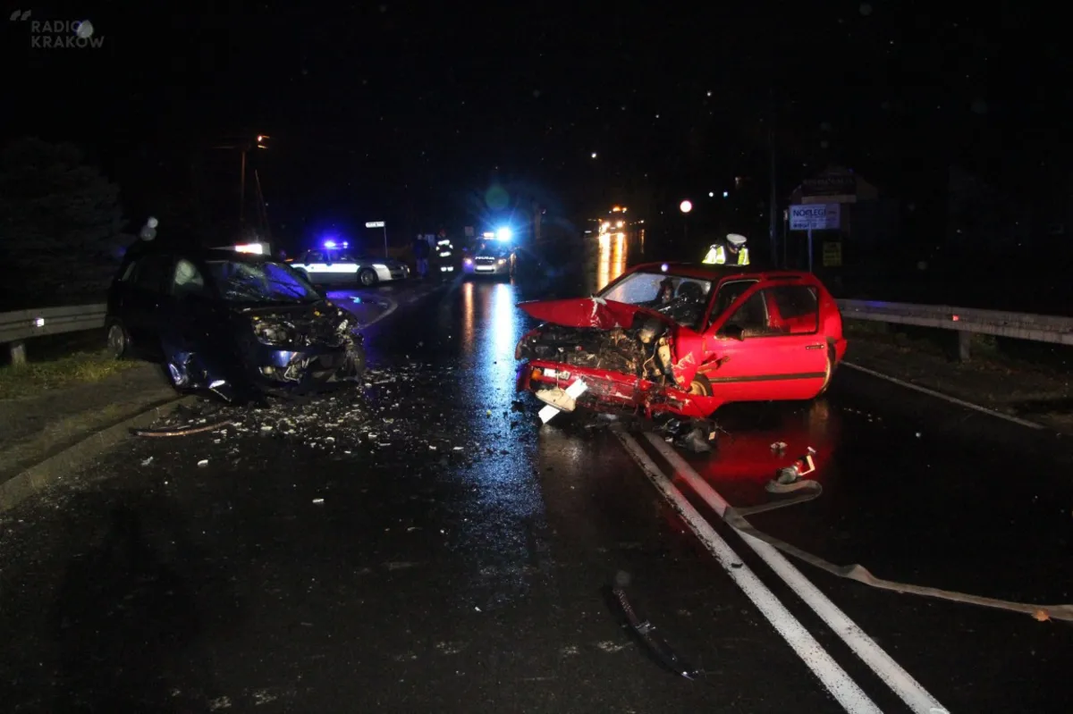 Tragiczny bilans wypadków na małopolskich drogach. 2 osoby nie żyją, kilkanaście rannych