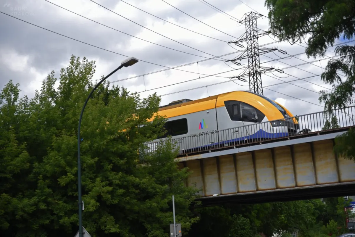 Najpierw autobusem, potem pociągiem do Krakowa