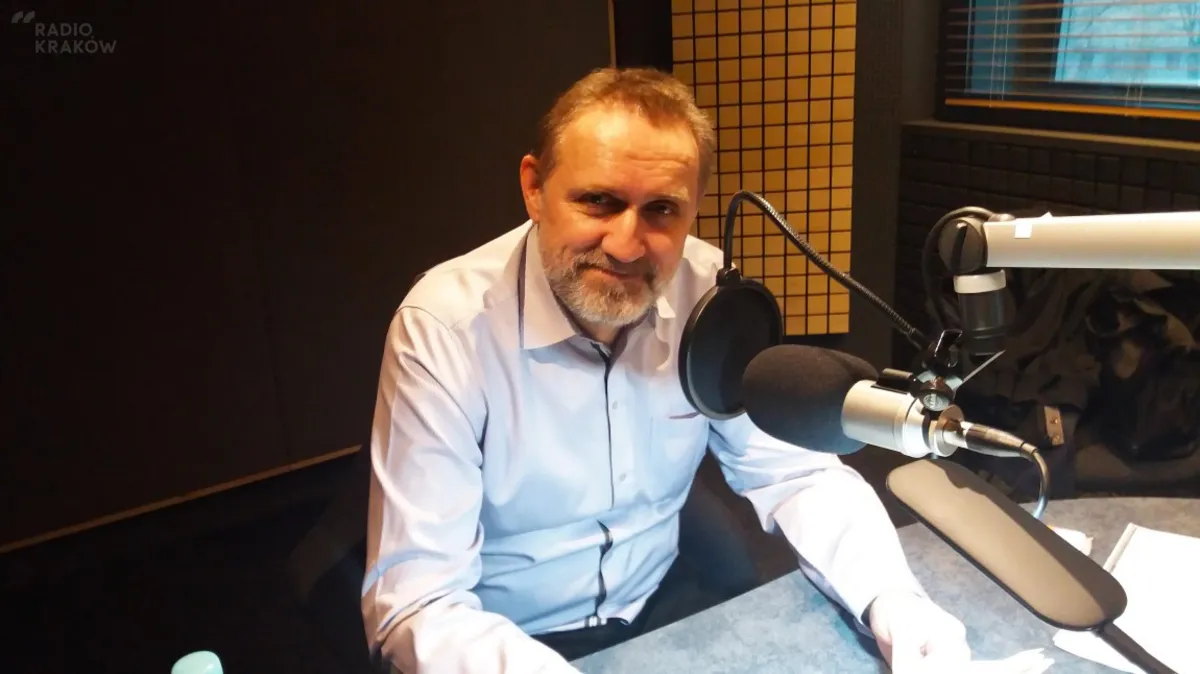 Z radiowej biblioteki:  "Sto lat. Książka życzeń" 