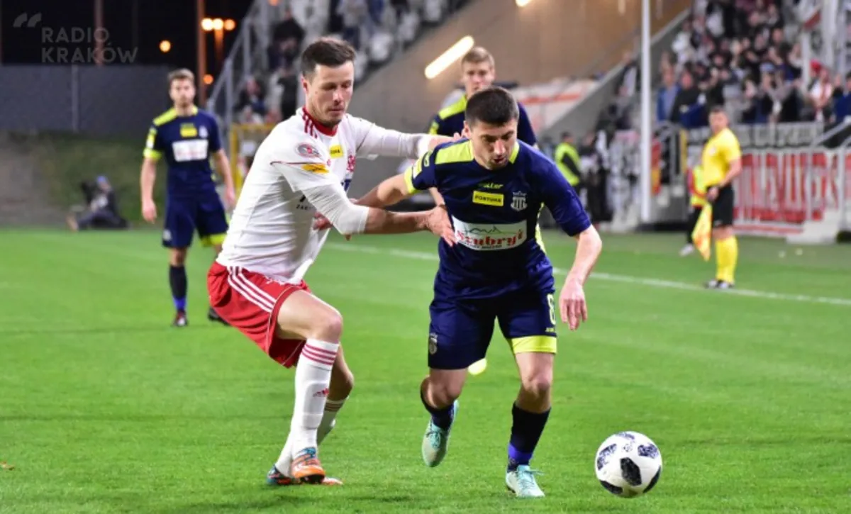 Koniec marzeń o powrocie na szczyt? Sandecja przegrywa w Łodzi