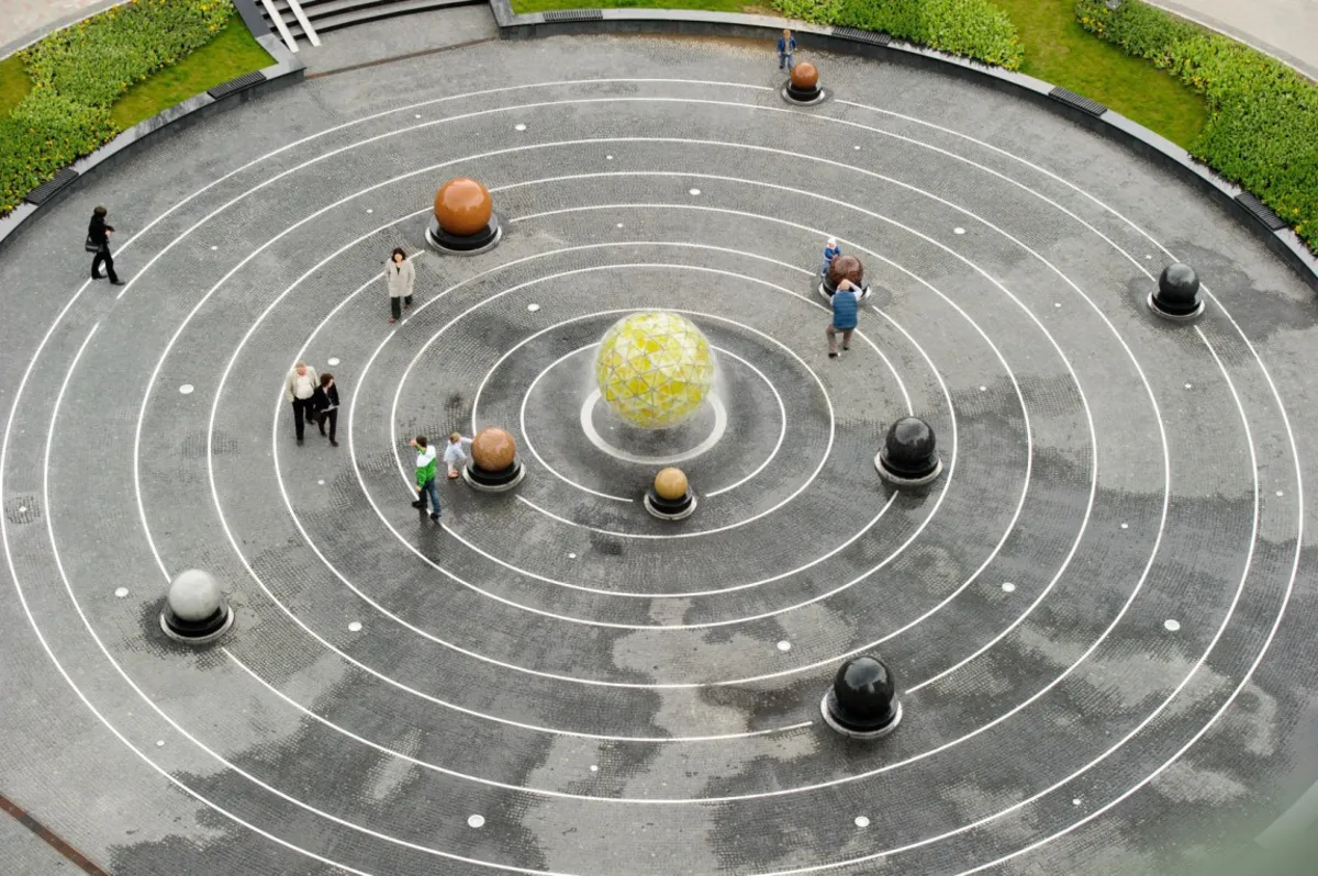 Trwa remont tarnowskiej fontanny planetarnej