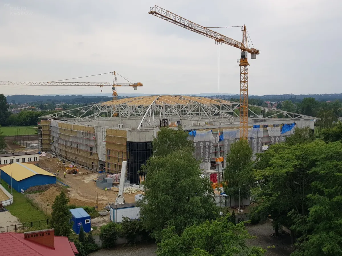 Kłopoty na budowie Hali Jaskółka: na wyniki ekspertyz trzeba jeszcze poczekać