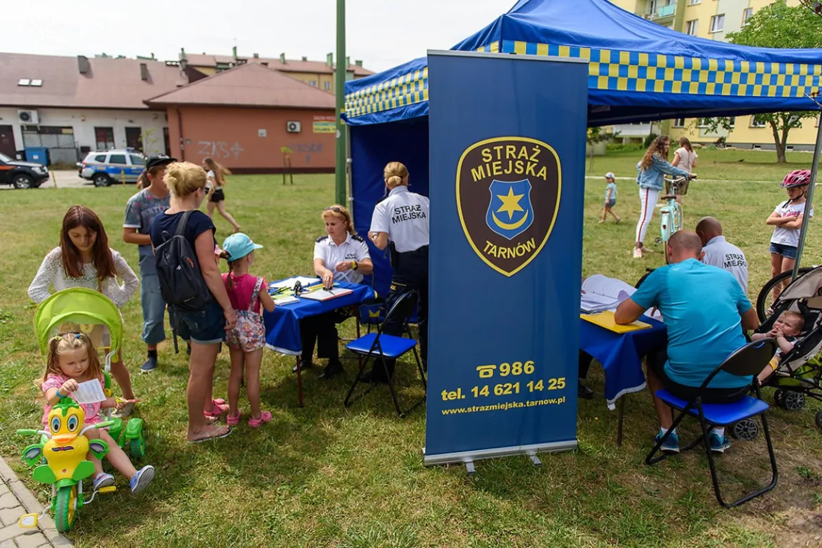 Nie tylko znakowanie rowerów. Tarnowianie skorzystali z mobilnego posterunku SM