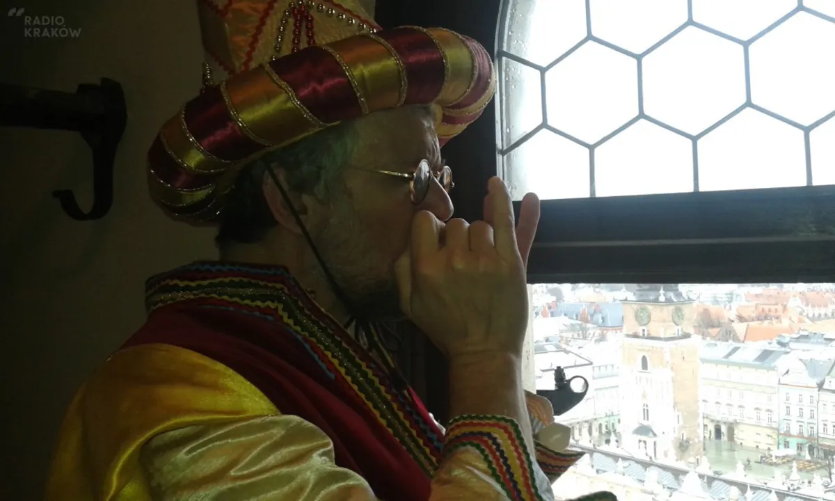 Primaprilisowy żart na wieży Mariackiej. FILM
