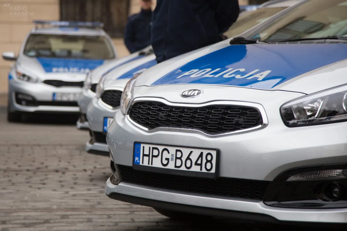 Podawali się za pracowników NFZ, wyłudzili ponad 300 tys. złotych