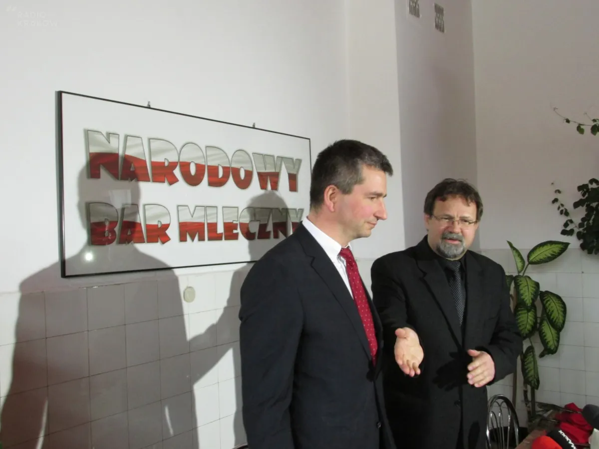 Minister finansów zjadł doprawiony obiad w barze mlecznym w Krakowie