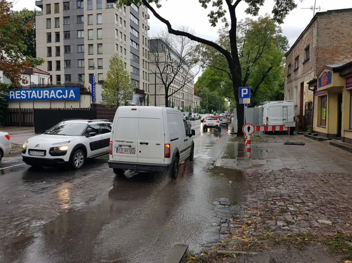 Nocne utrudnienia na ul. Wrocławskiej. Drogowcy położą nowy asfalt