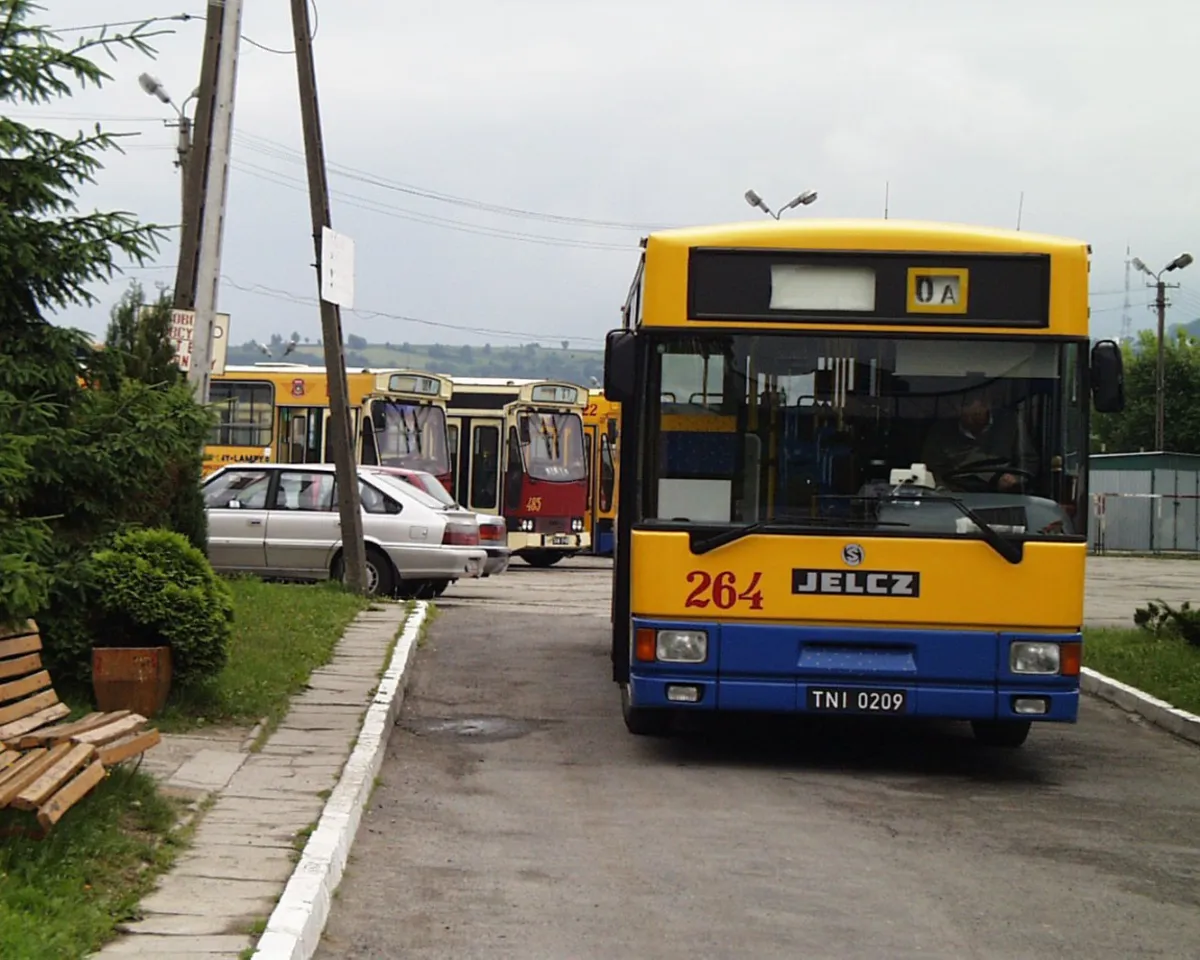 Wysłużony Jelcz z tarnowskiego MPK stanie się kawiarnią w Pałacu Młodzieży?