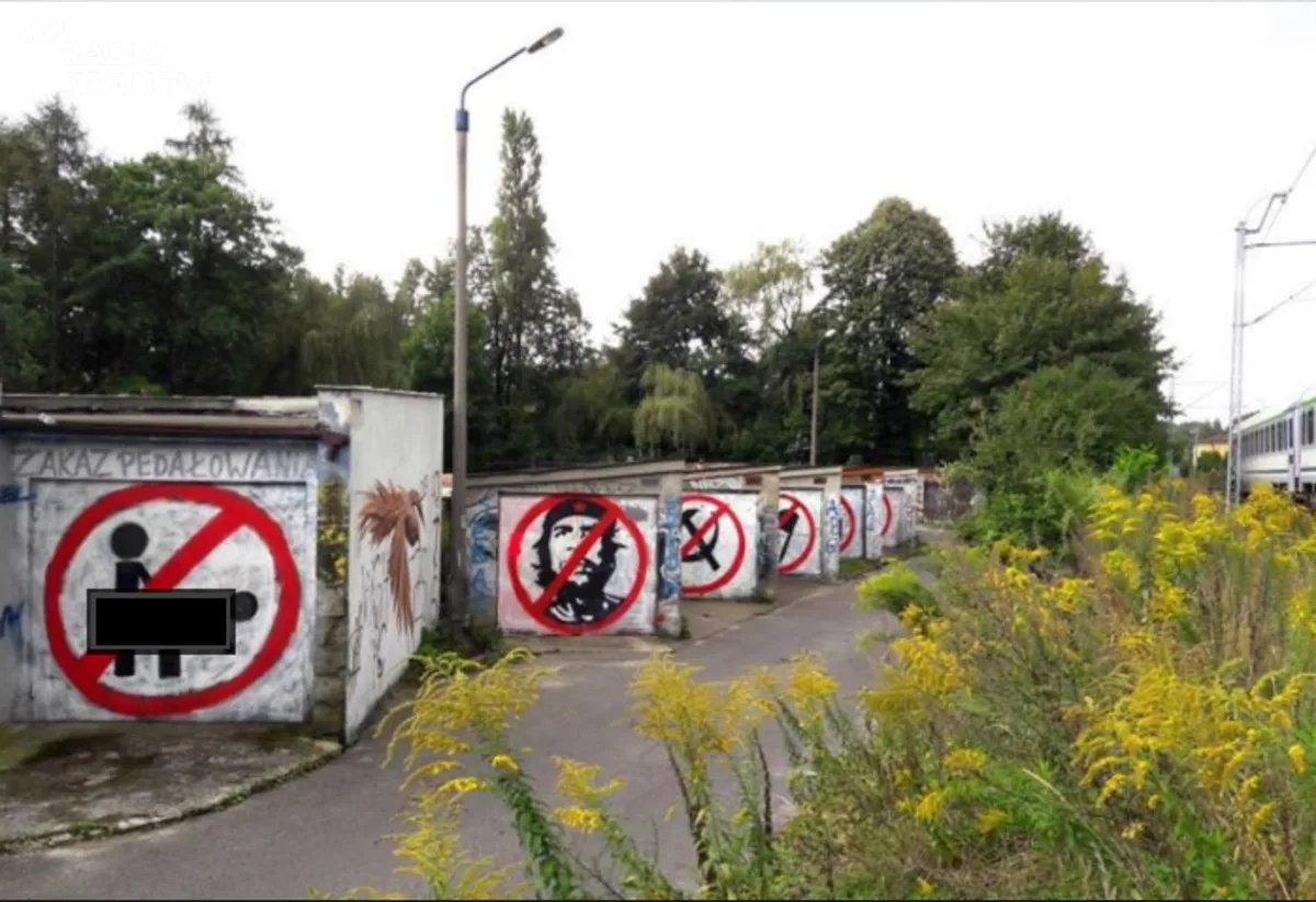 Walczmy ze szpecącym graffiti przy wjazdach do miast! - apelują krakowscy Pogromcy Bazgrołów