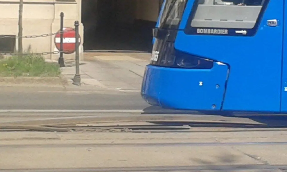 Temperatura rośnie, a wraz z nią w Krakowie wybrzuszają się tory