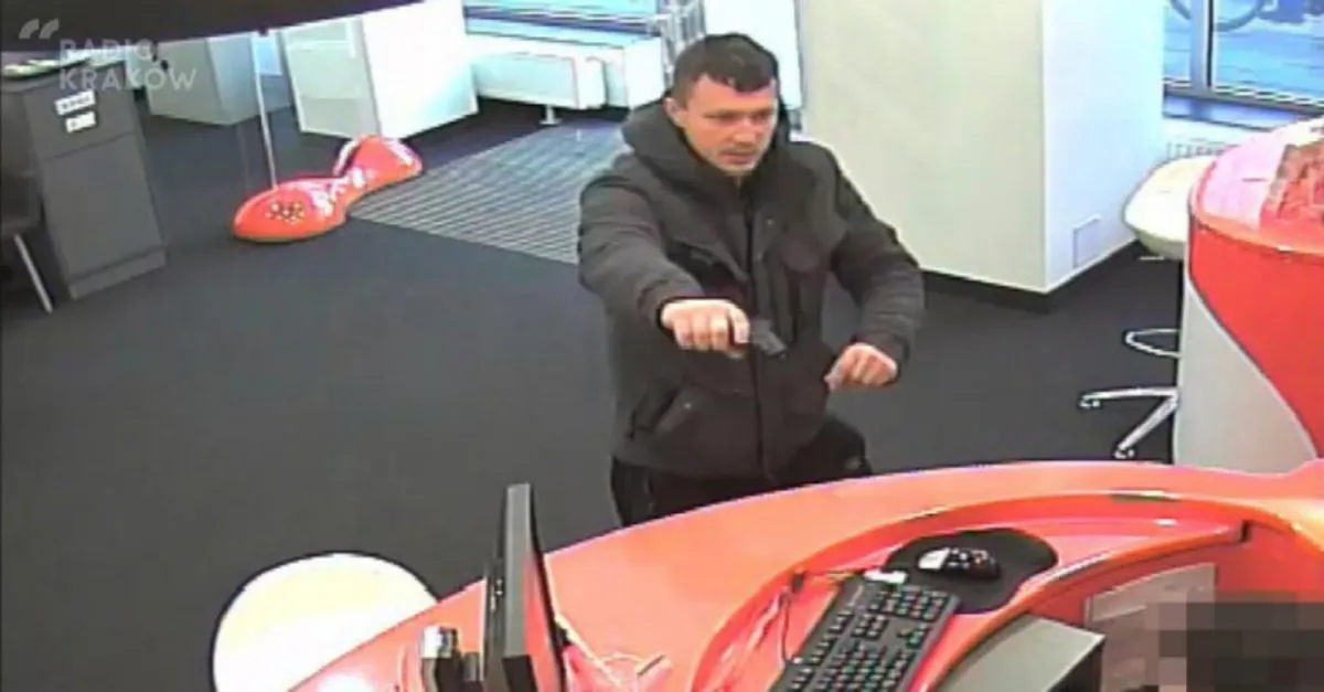 Policja zatrzymała sprawcę napadu na bank w Krakowie