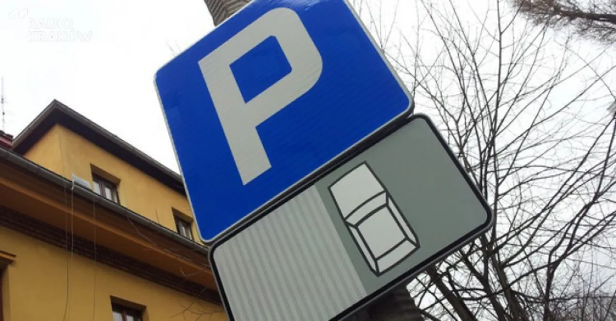 Za miesiąc w Krakowie rozszerza się strefa płatnego parkowania. Można już kupić abonament