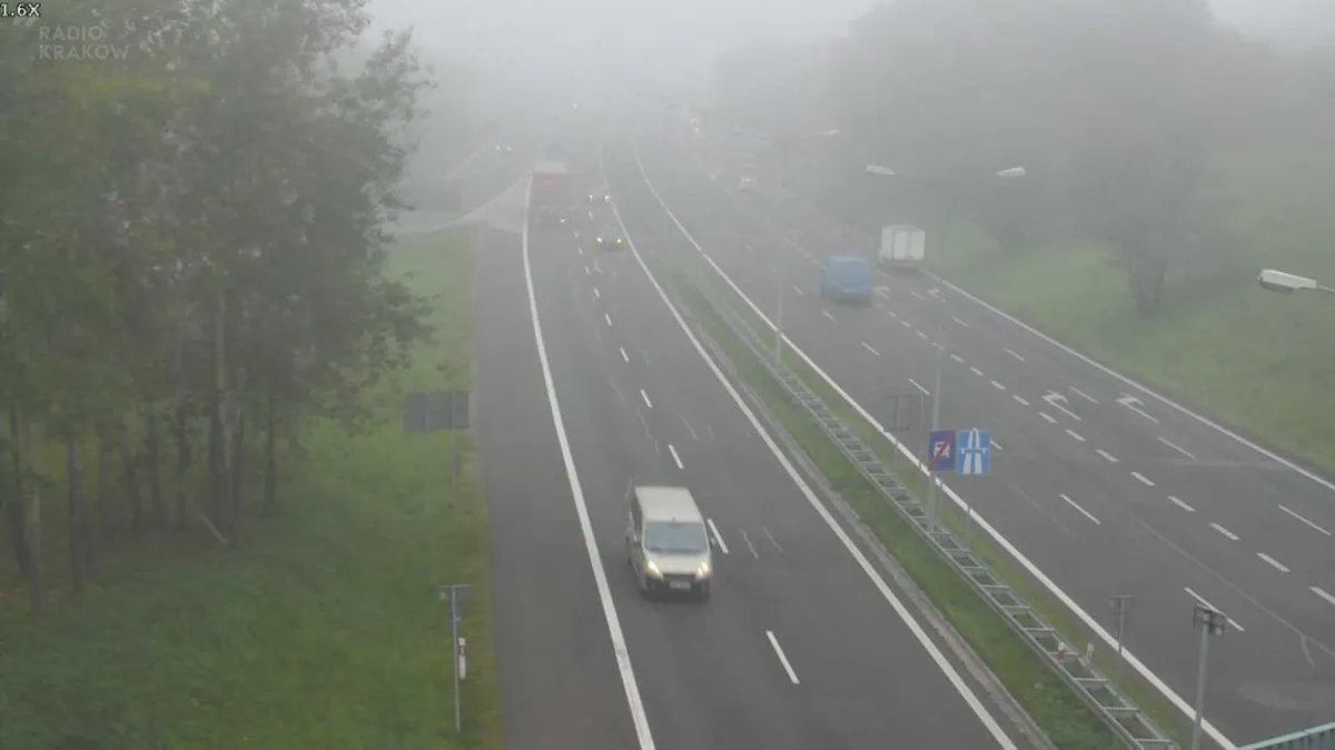 Mgła sprawia kłopoty na lotnisku w Balicach