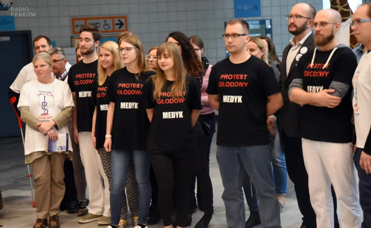 Medycy zakończą głodówkę w szpitalu w Prokocimiu, ale nie oznacza to końca protestu