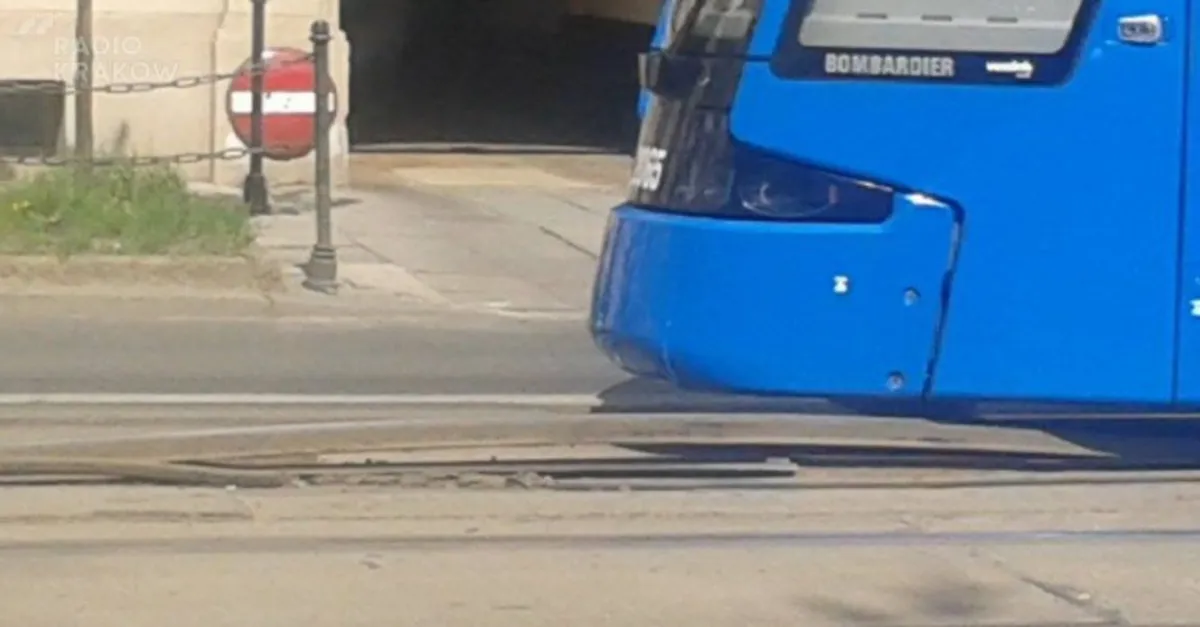 Kolejne wybrzuszenie torów w Krakowie. Kłopoty na trasie do Salwatora już rozwiązane