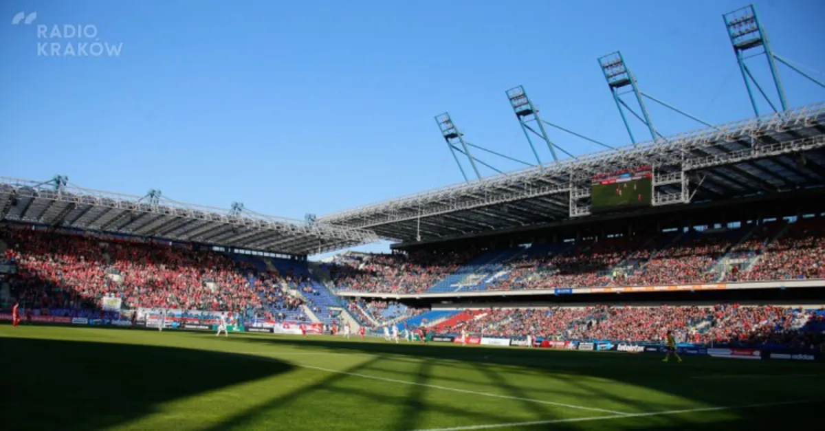 Wisła Kraków kusi swoich kibiców. Sarapata: pozyskanie sponsora to nie "być albo nie być" Wisły 