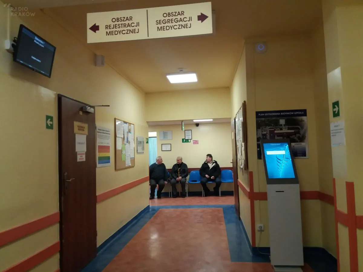 Pilotażowy program w brzeskim szpitalu. W kolejce na SORze z numerkiem w ręku