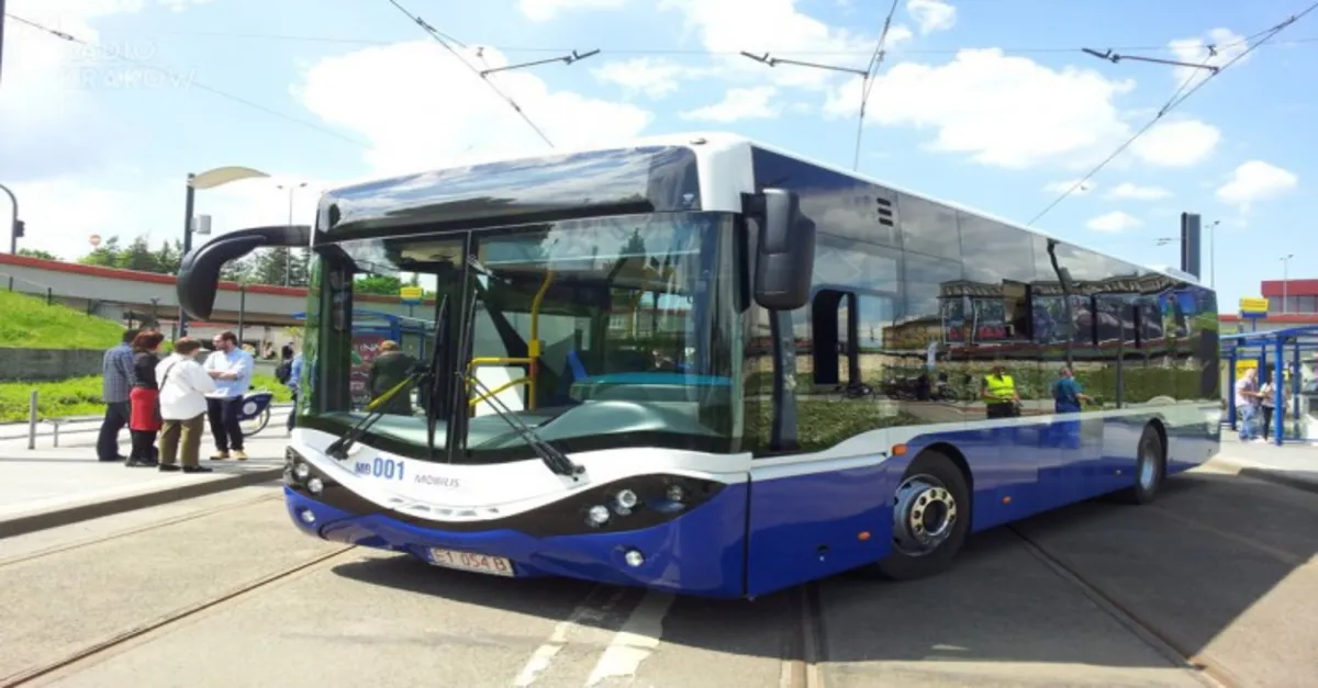 Tramwaje i autobusy miały mieć nowe barwy. MPK przemalowało tylko dwa wagony