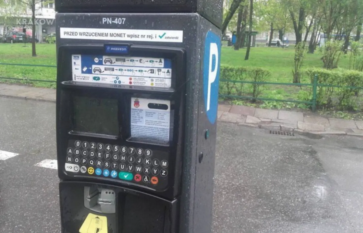 Nie będzie podziału strefy płatnego parkowania w Krakowie na mniejsze jednostki