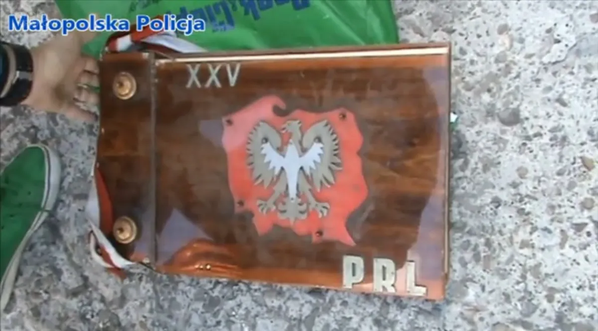 Kraków: około 750 kilogramów bezcennych zdjęć zostało ocalonych