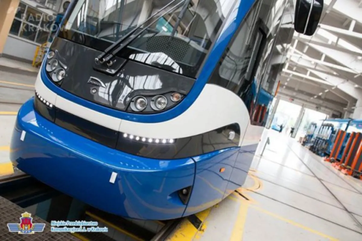 Tramwaj Krakowiak cały czas na testach. Na linię wyjedzie pod koniec miesiąca