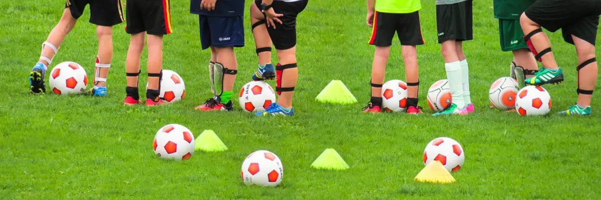 Nowe boisko piłkarskie w Woli Rzędzińskiej pod Tarnowem zostanie oddane do użytku zgodnie z planem