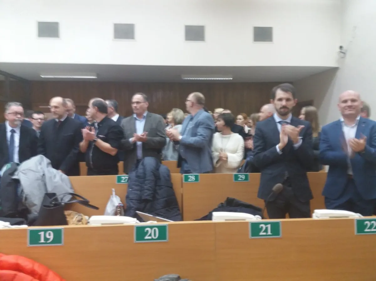 Owacja sędziów dla odwołanej prezes S.O.Beata Morawiec zapowiada pozwy o ochronę dóbr osobistych