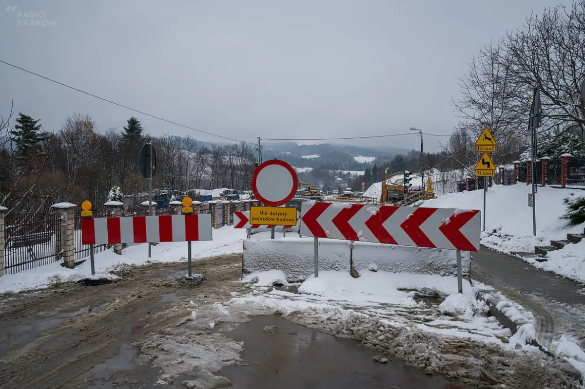 W Kąclowej znów ruszyła ziemia. Zamknięto trasę wojewódzką