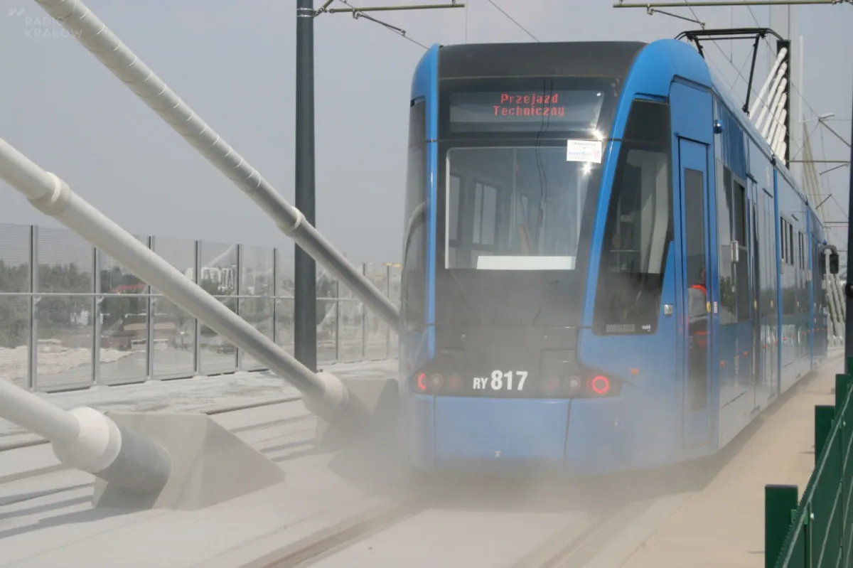 Kolejne testy na estakadzie Lipska-Wielicka. Wreszcie przejechał po niej tramwaj
