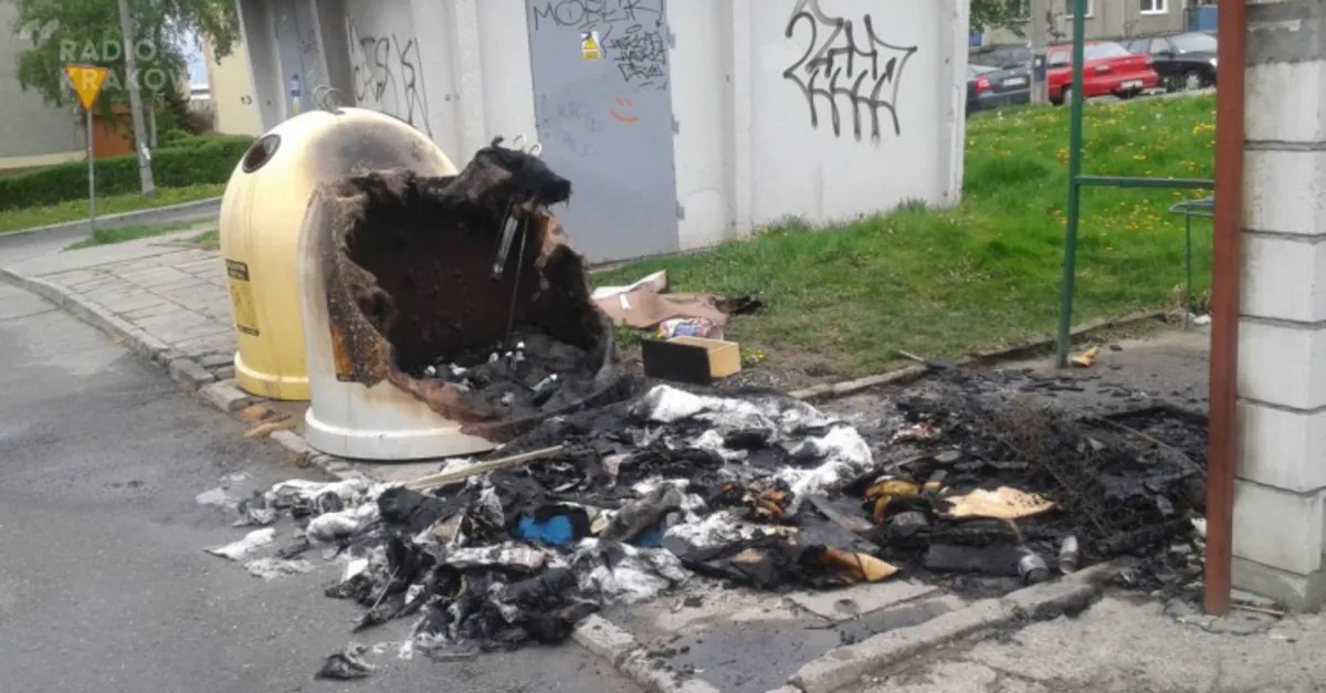 Kraków: podpalał kosze dla zabawy. Usłyszał zarzuty