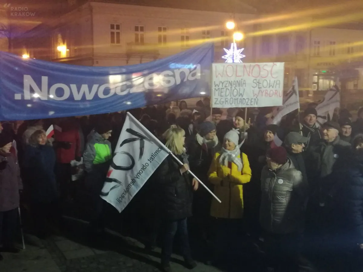 Nowy Sącz:  uroczystości 35. rocznicy wprowadzenia stanu wojennego i strajk obywatelski
