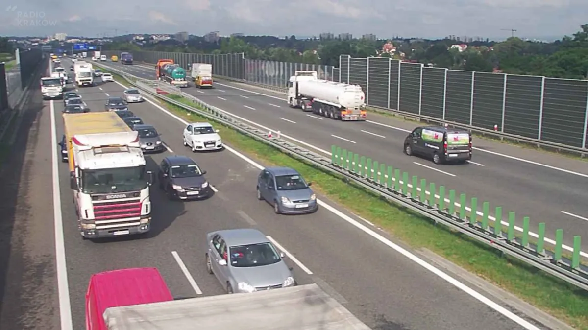 Wypadek na autostradzie A4 w kierunku Tarnowa. Trzy osoby zostały ranne