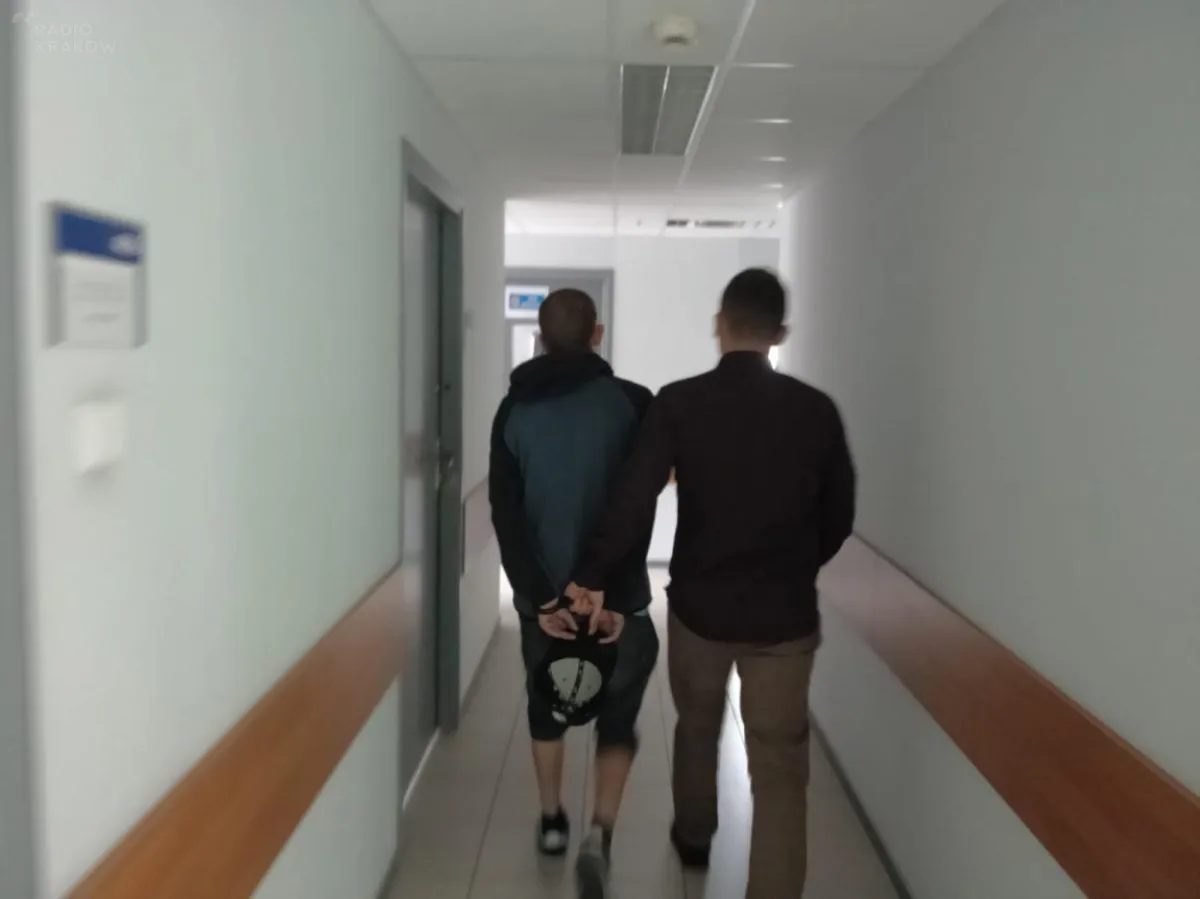 Złodziej z łupem w rękach został ujęty przez... lekkoatletę