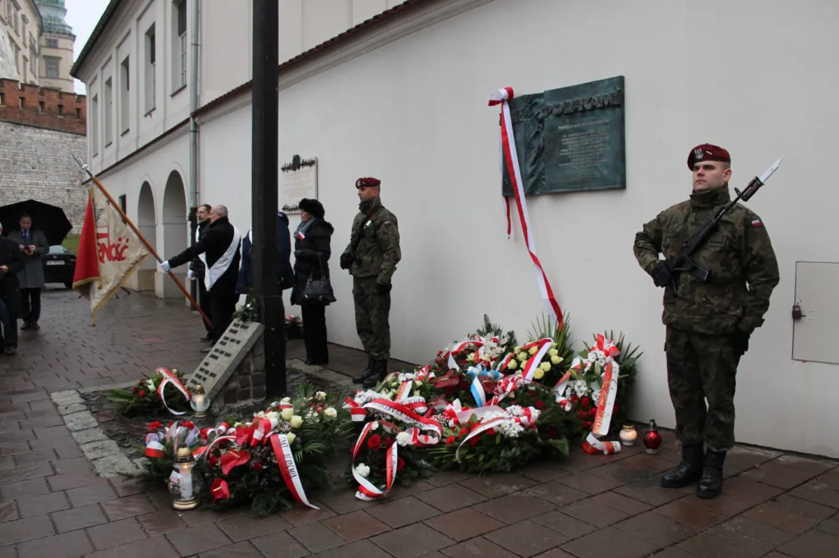 Odsłonięto tablicę pamięci ofiar tzw. Operacji Polskiej NKWD
