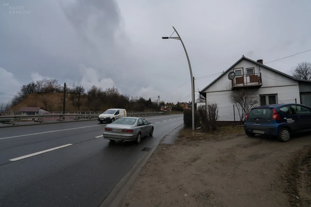 Nowy Sącz: boją się, że we własnym domu zginą pod kołami samochodu
