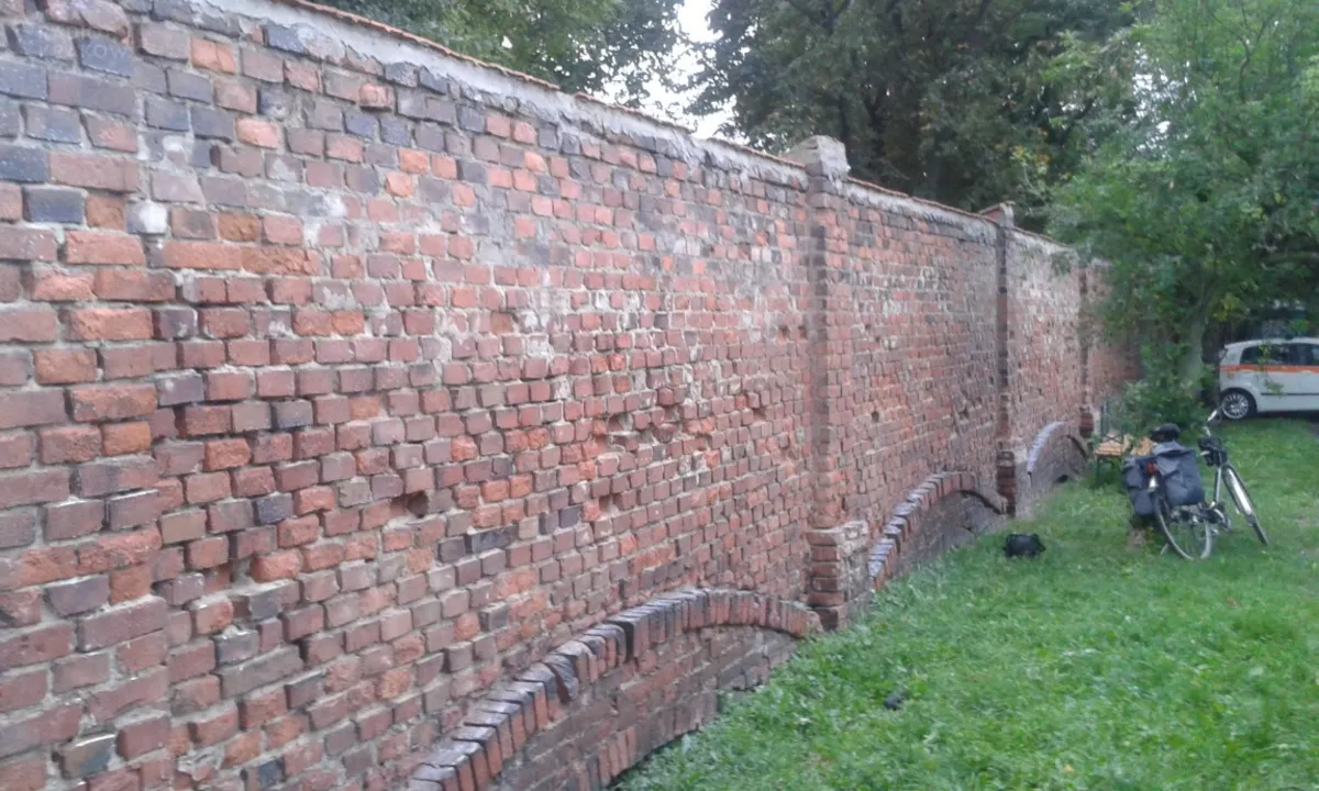 Pogromcy Bazgrołów znów w akcji! Tym razem zniknęły wulgaryzmy z bulwarów wiślanych