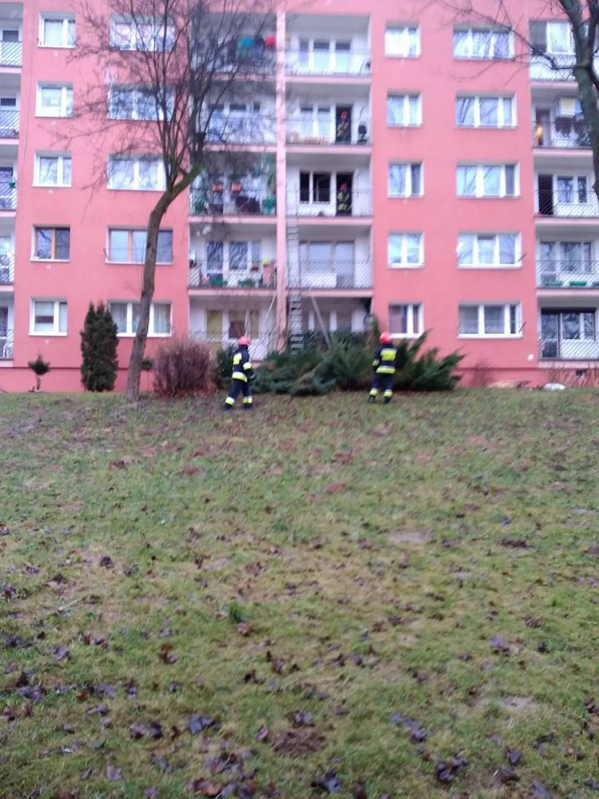 Tragiczny pożar w Krakowie na osiedlu Na Stoku. Nie żyje jedna osoba