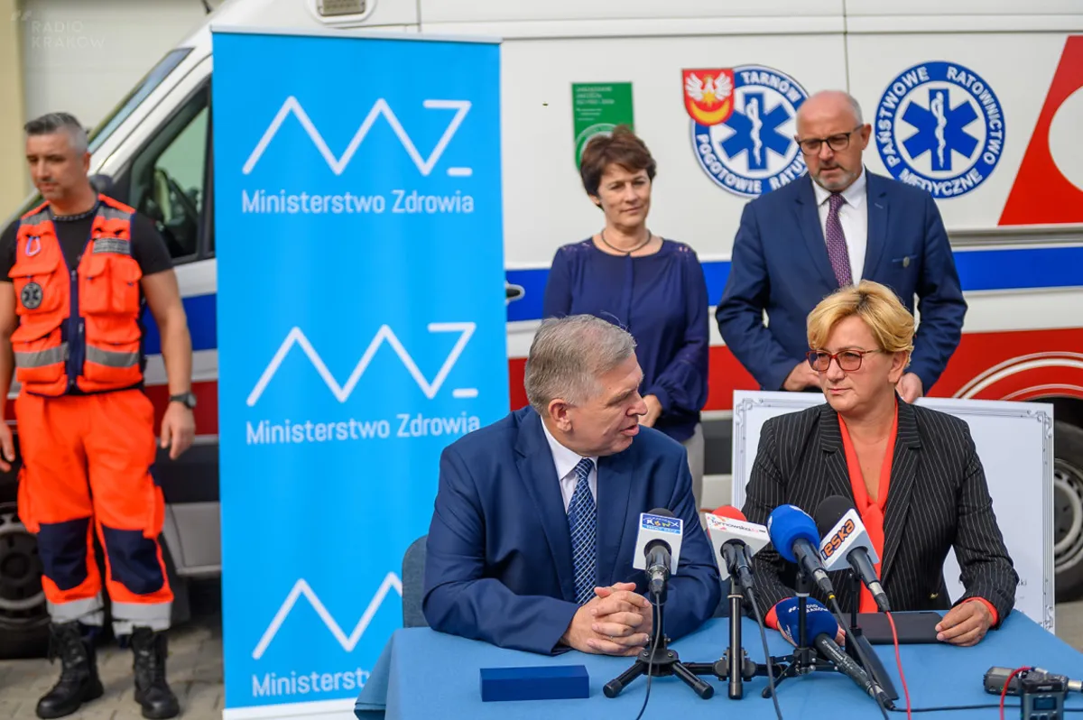 Nowe karetki w Małopolsce. Jedna z nich trafi do tarnowskiego pogotowia