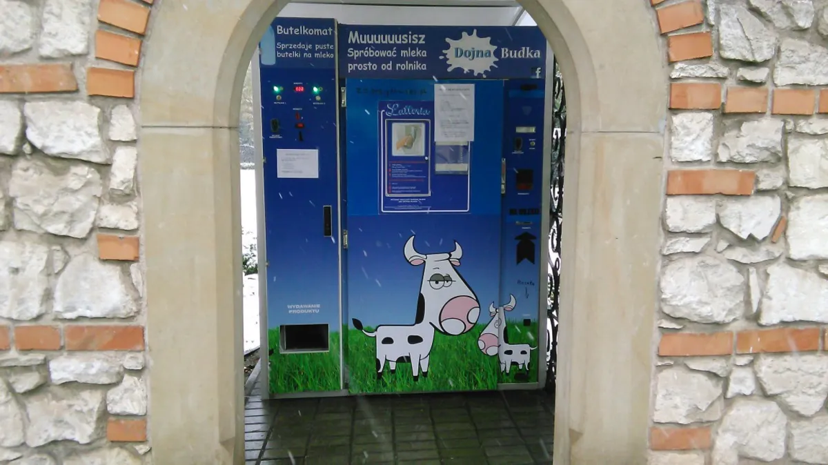 Kolejny mlekomat stanął przy klasztorze Bonifratrów