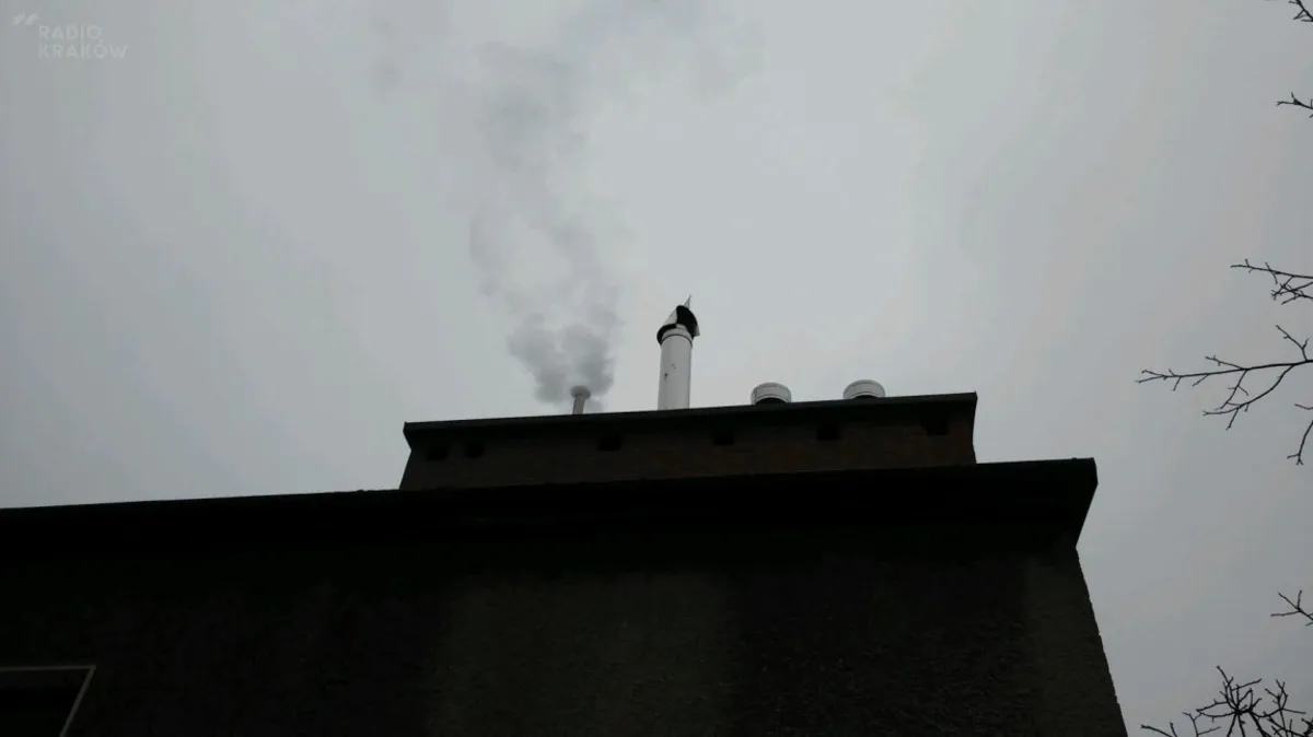 Krakowianin palił w piecu... zużytym olejem silnikowym