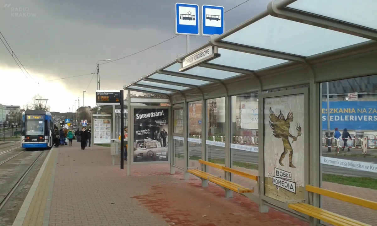 Nowe wiaty przystankowe. Szczecinianie nie narzekają, krakowianie tak