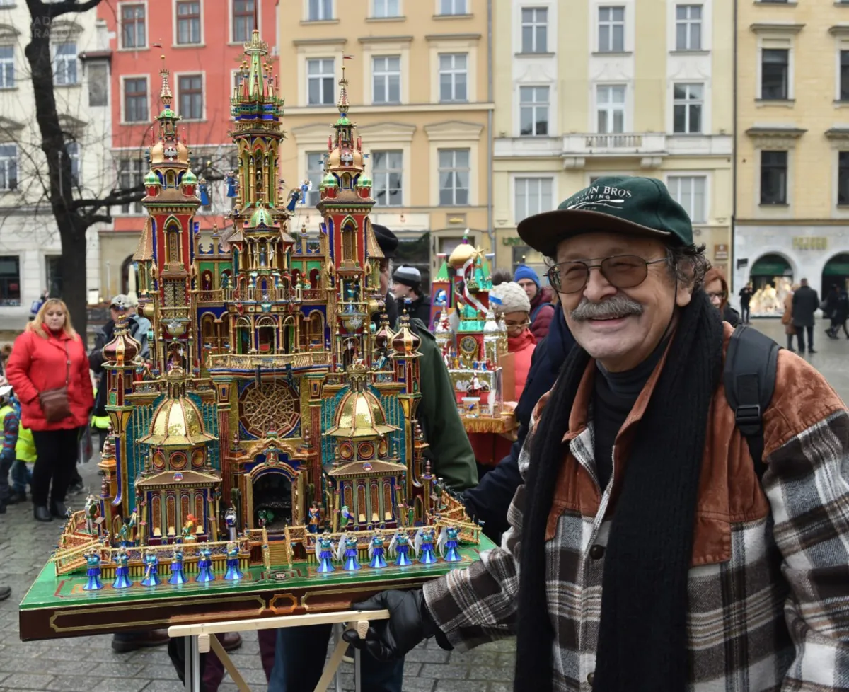 Krakowskie szopki zostały zaprezentowane na Rynku Głównym. Najpiękniejszą poznamy w niedzielę