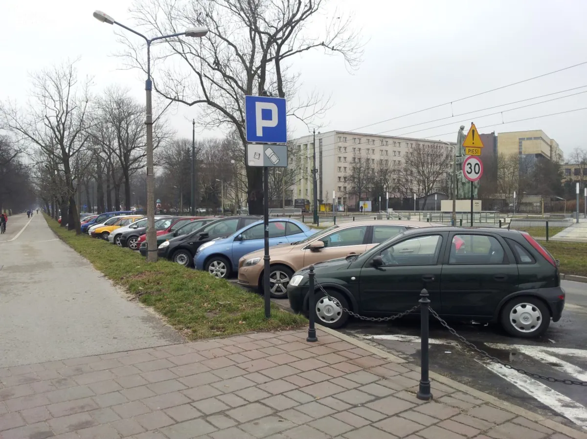 Zakaz parkowania na alei 3 Maja. A co z dojeżdżającymi do pracy?