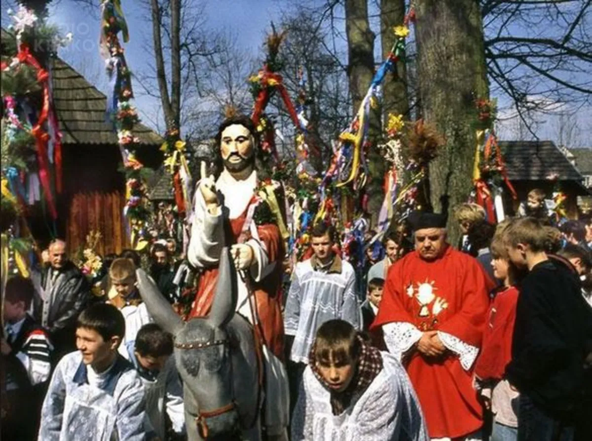 O zwyczaju procesji z figurą Chrystusa jadącego na osiołku